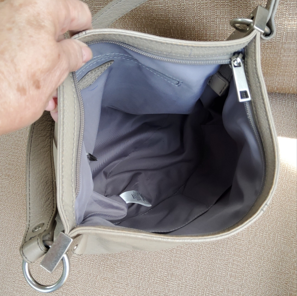 Fossil Soft Leather Shoulder Bag in Light Gray - Picture 9 of 12